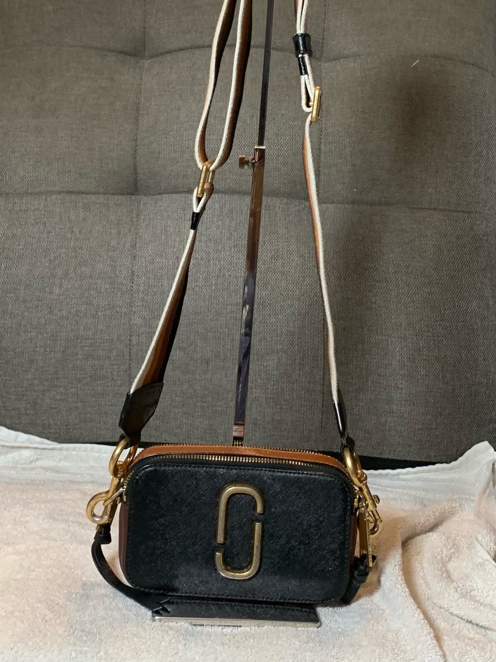 Marc Jacobs Black and Brown Double J Crossbody Camera Bag - Picture 5 of 8